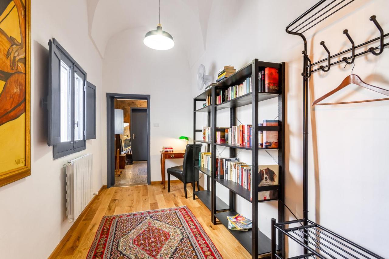 Lecce Center Charming Flat With Terrace Apartment Exterior foto