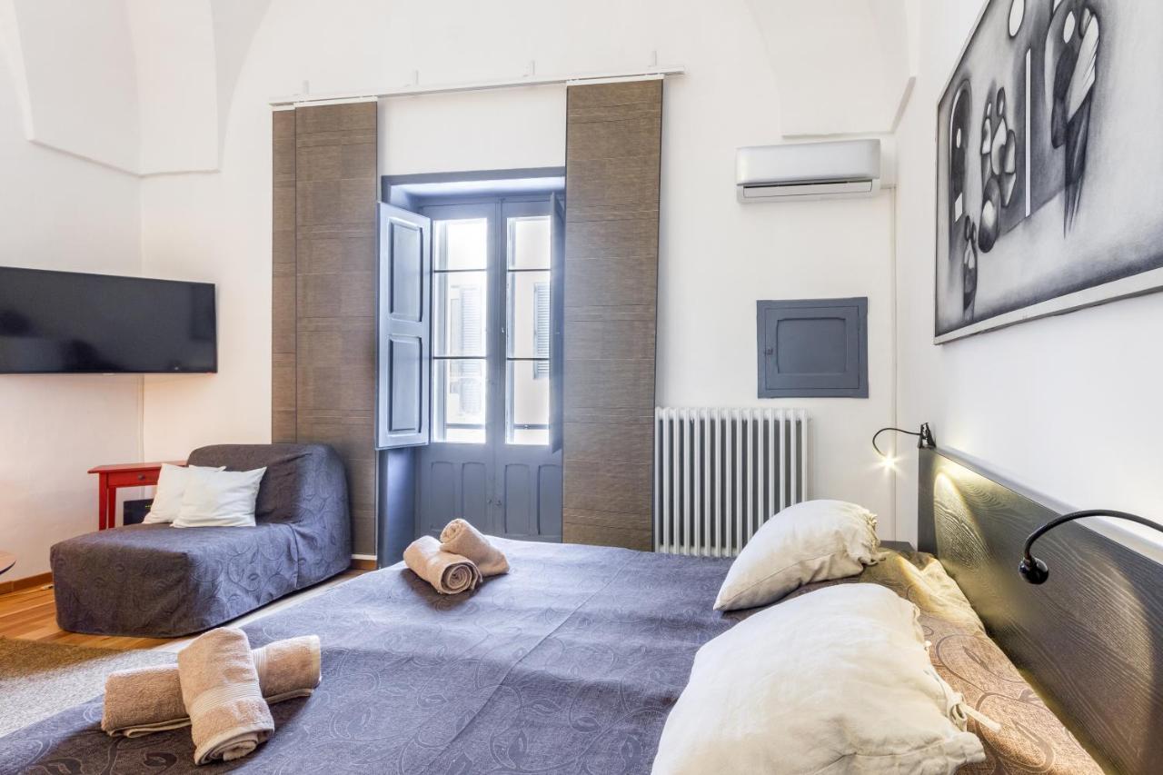 Lecce Center Charming Flat With Terrace Apartment Exterior foto