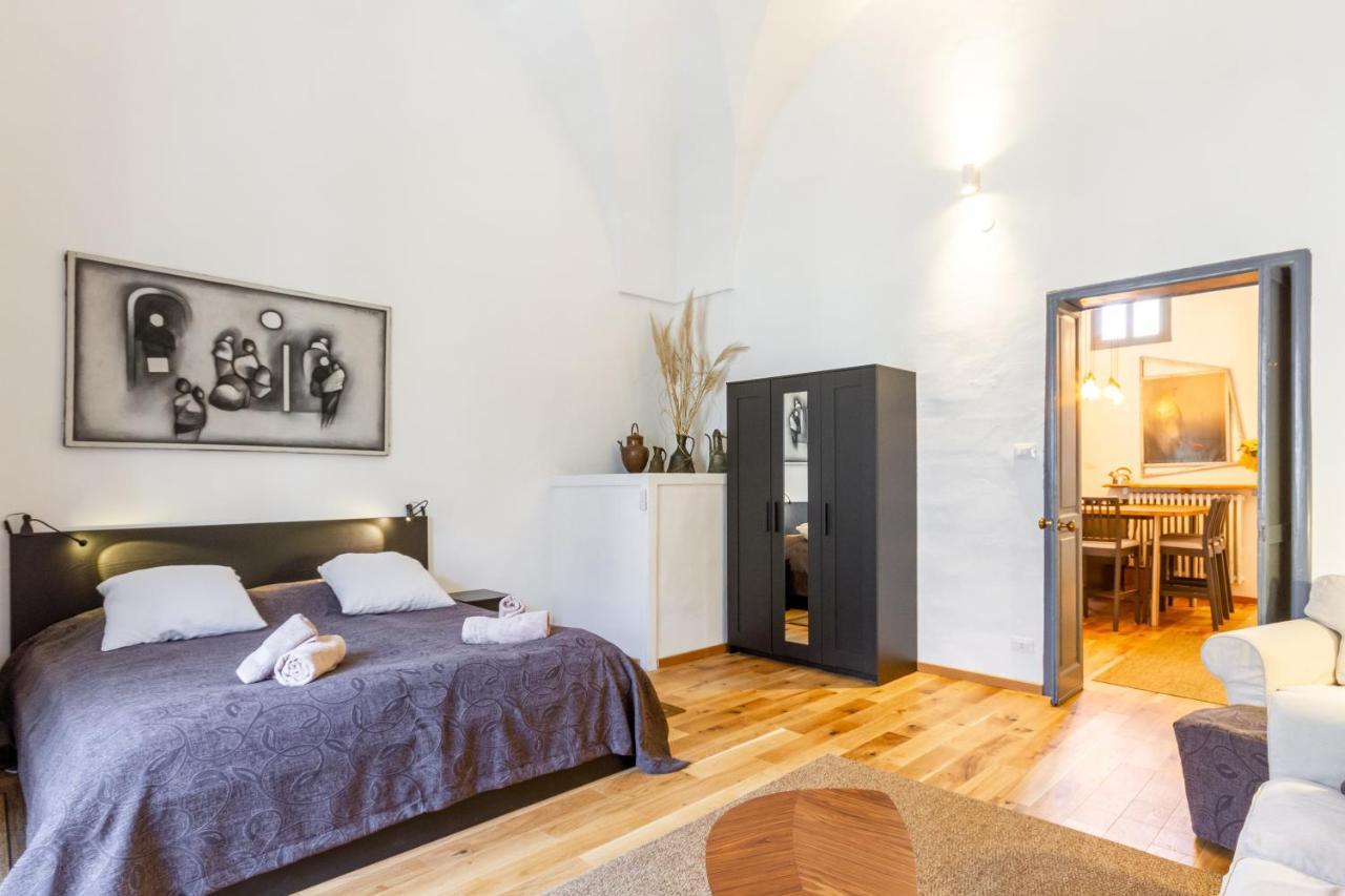 Lecce Center Charming Flat With Terrace Apartment Exterior foto