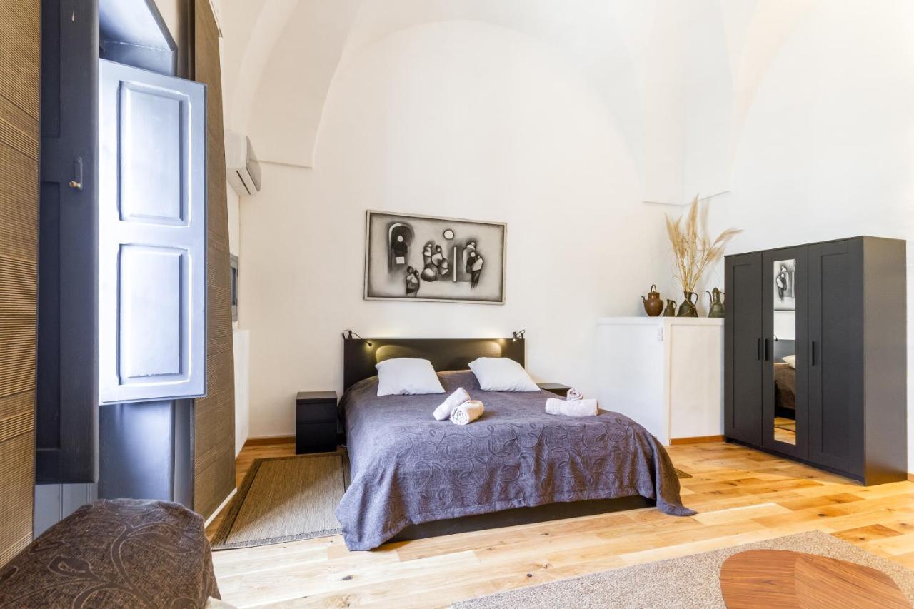 Lecce Center Charming Flat With Terrace Apartment Exterior foto